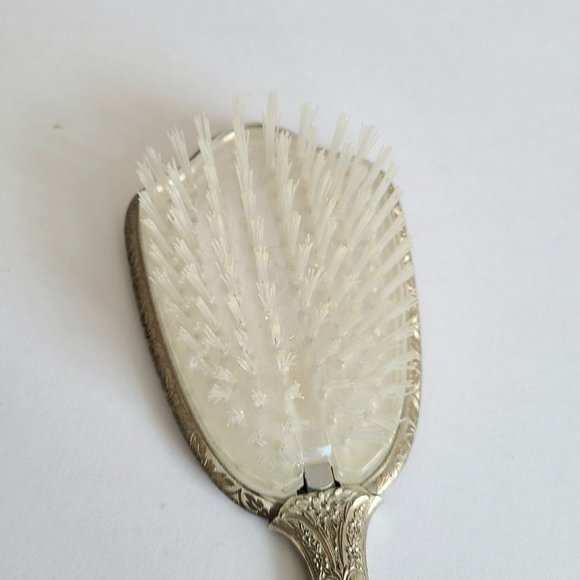 Vintage hand mirror with and hair brash. Vanity set. Made in USA. - Picture 11 of 11